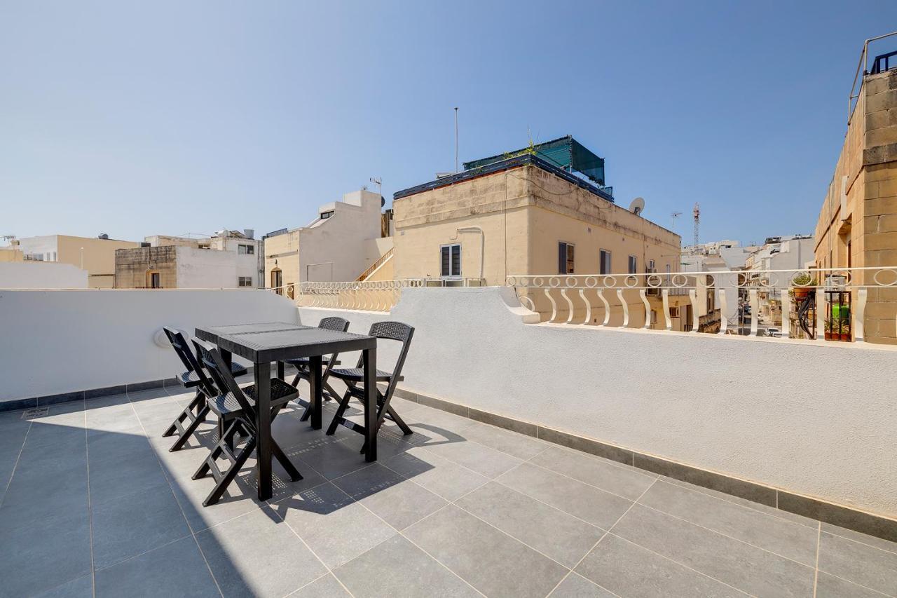 Stunning 2Br Holiday Penthouse In Central Sliema Exterior photo