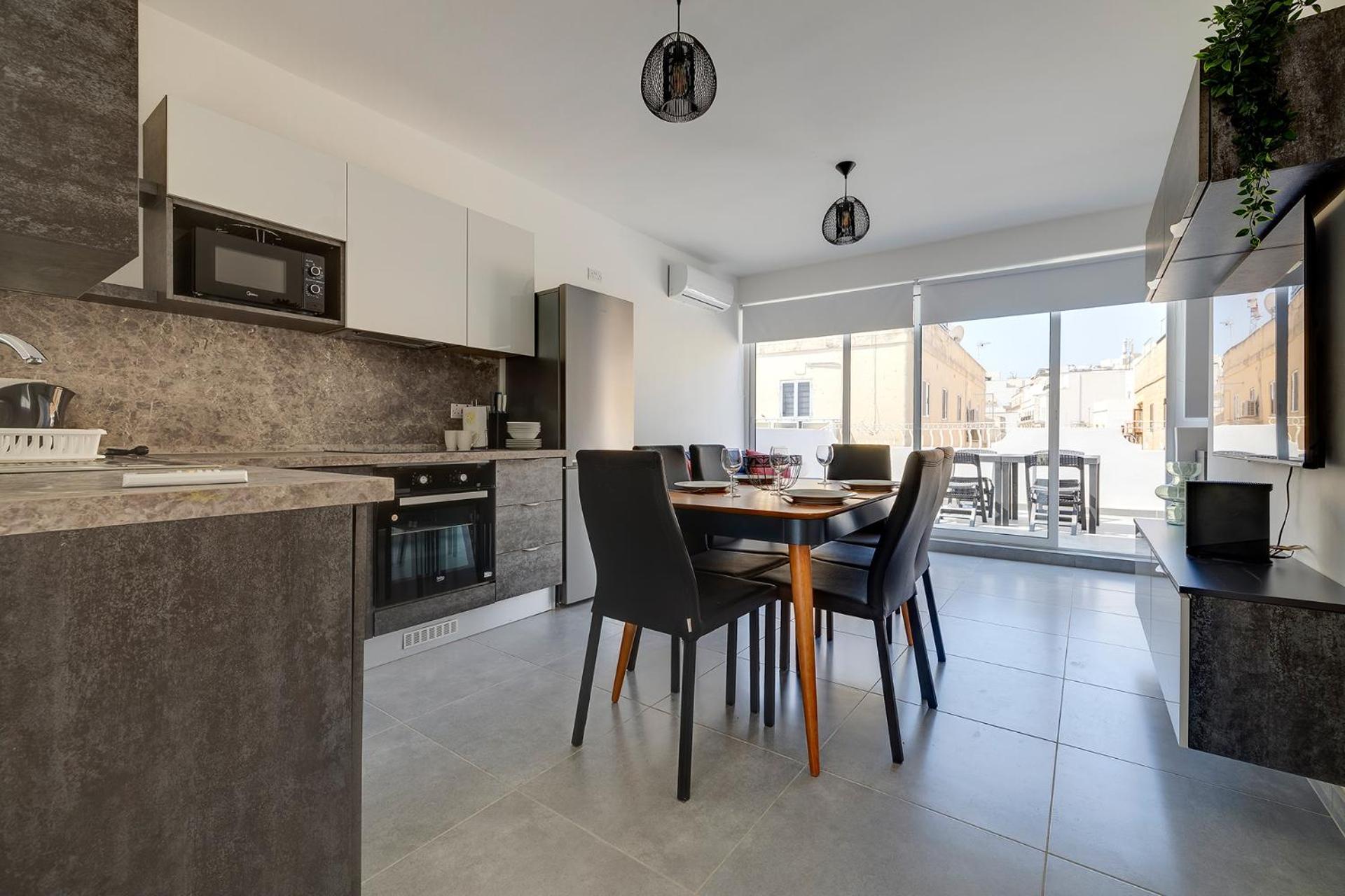Stunning 2Br Holiday Penthouse In Central Sliema Exterior photo