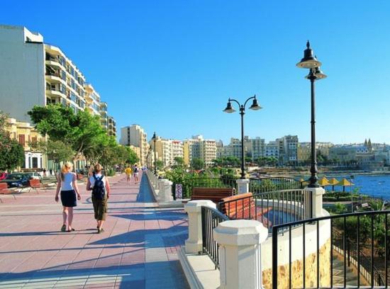 Stunning 2Br Holiday Penthouse In Central Sliema Exterior photo