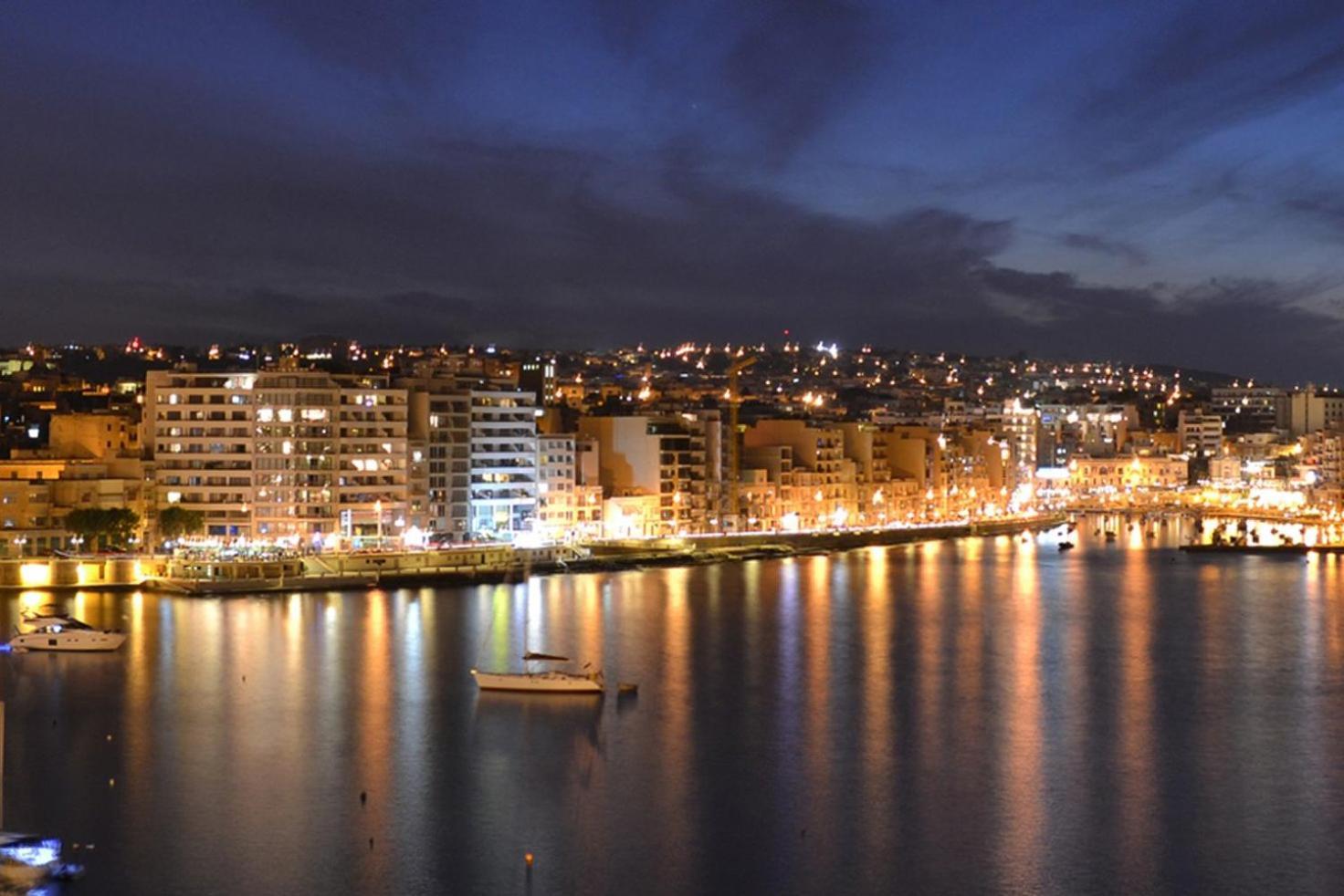 Stunning 2Br Holiday Penthouse In Central Sliema Exterior photo