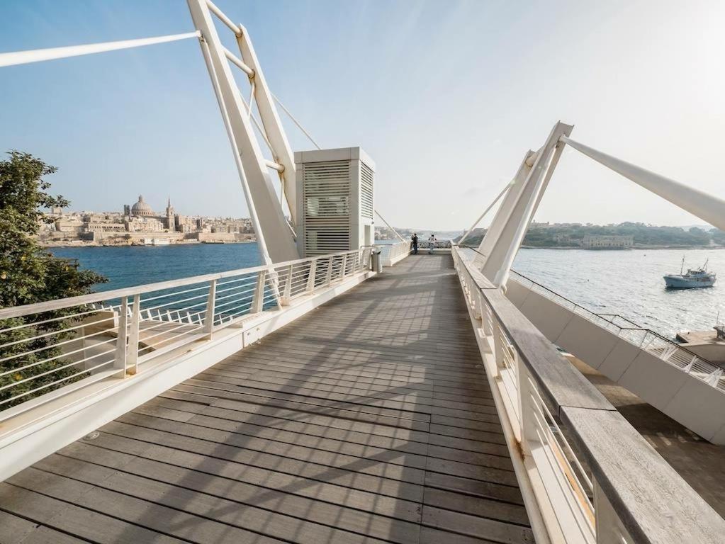Stunning 2Br Holiday Penthouse In Central Sliema Exterior photo