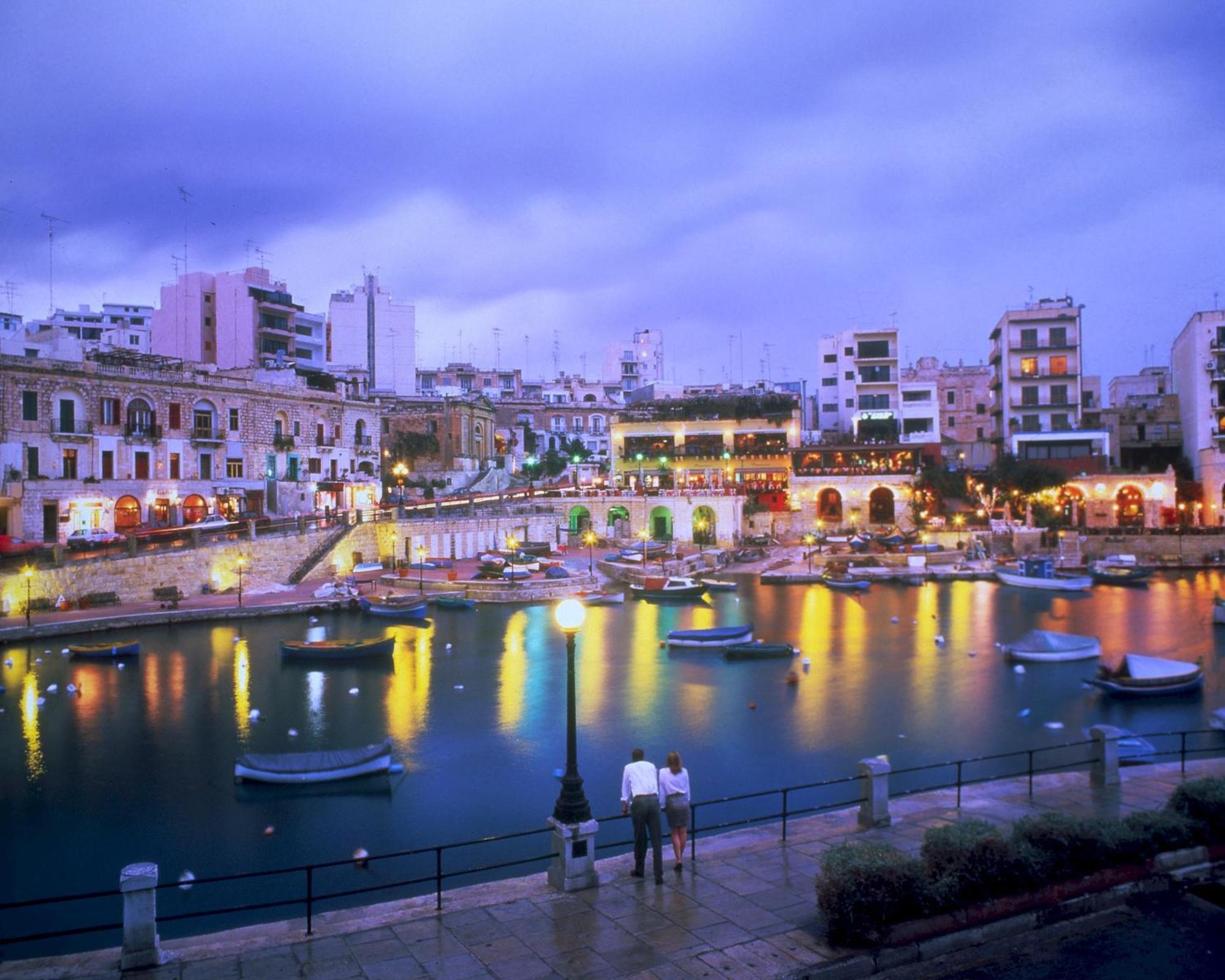 Stunning 2Br Holiday Penthouse In Central Sliema Exterior photo