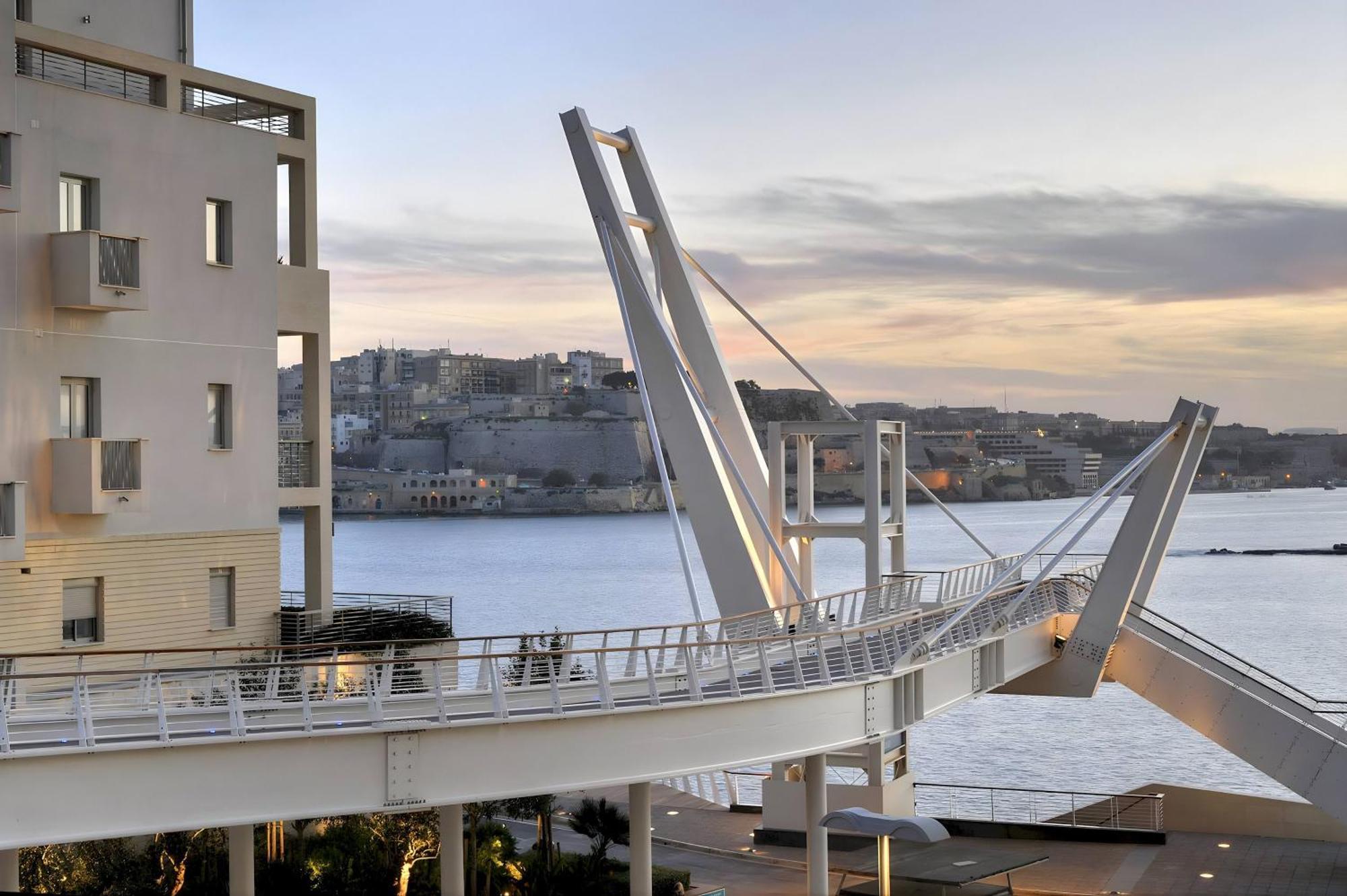 Stunning 2Br Holiday Penthouse In Central Sliema Exterior photo